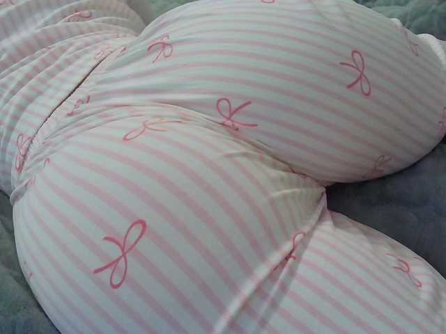 MiniMilfa live cam on BongaCams