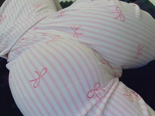MiniMilfa live cam on BongaCams