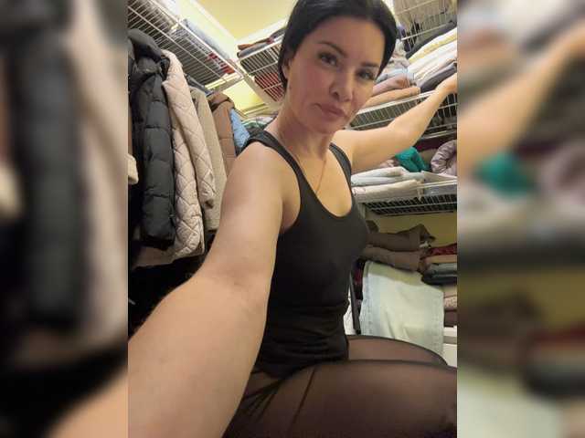  Ylia2111-1 chat room