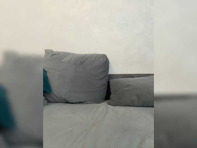 Ylia2111-1 live cam on BongaCams