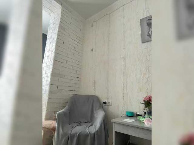 Ylia2111-1 live cam on BongaCams