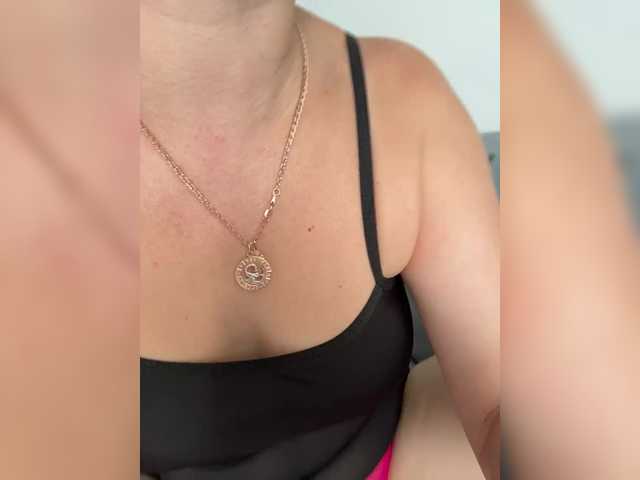 Ylia2111-1 live webcam show