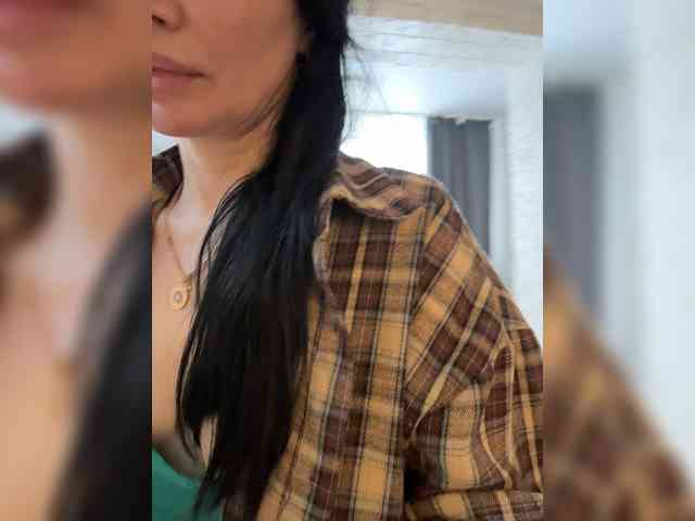 _Ylia_ webcam