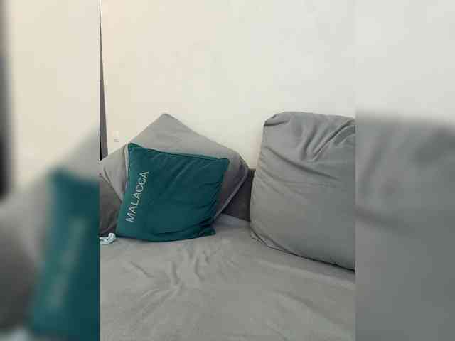 _Ylia_ webcam