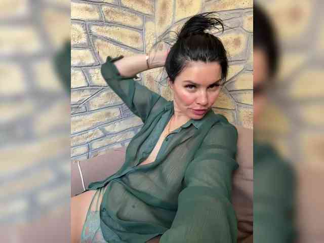 _Ylia_ webcam