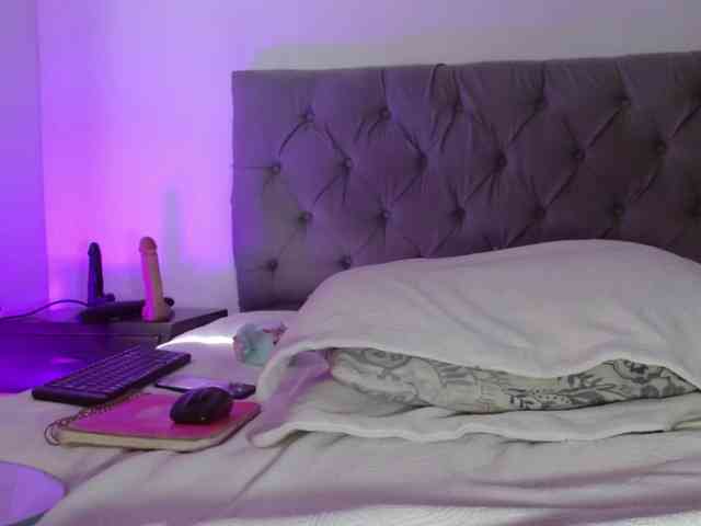 luna-miaa webcam