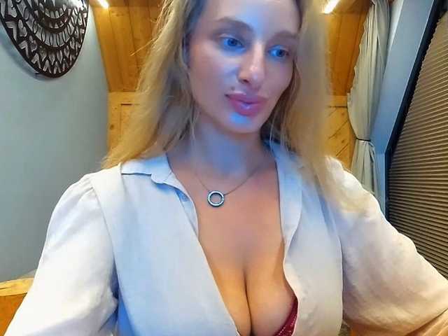 MarilynShow live cam on BongaCams