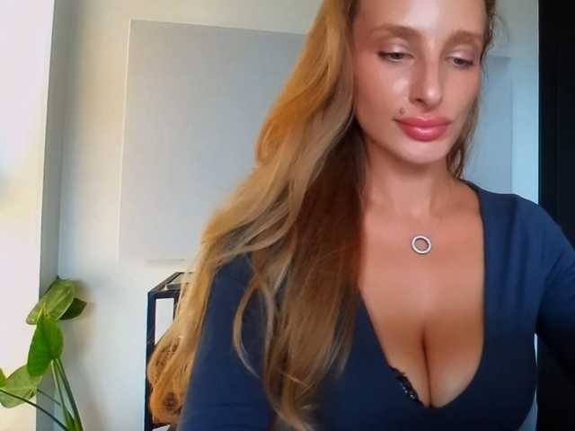 MarilynShow live webcam show