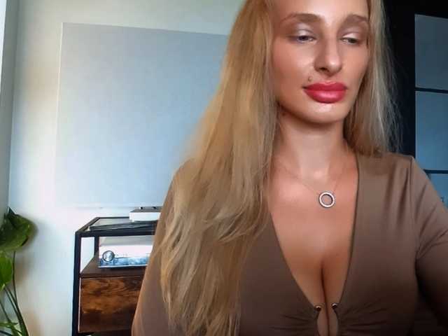 MarilynShow live cam on BongaCams
