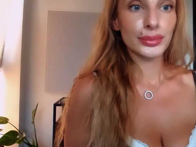 MarilynShow live cam on BongaCams