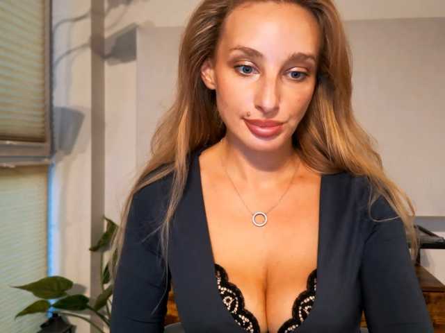 MarilynShow live cam on BongaCams