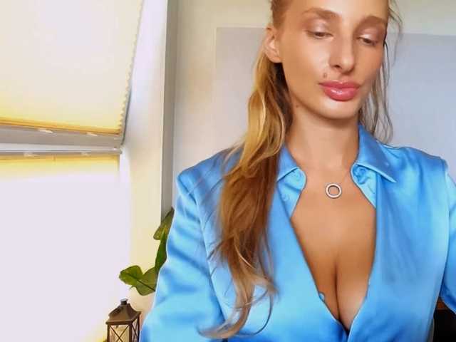MarilynShow live webcam show