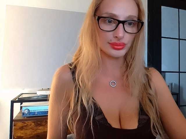 MarilynShow live cam on BongaCams