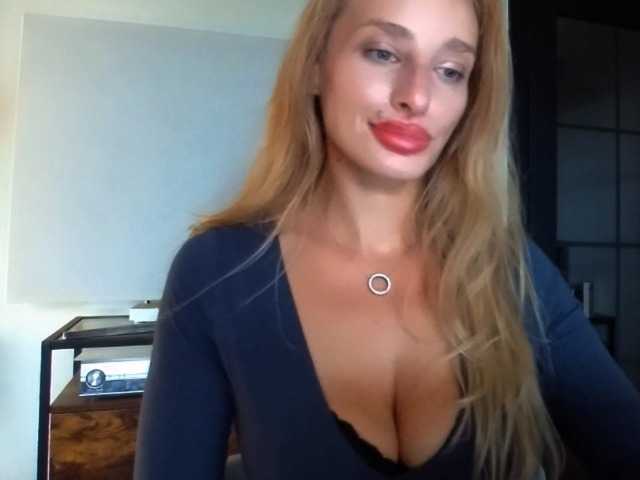 MarilynShow live cam on BongaCams
