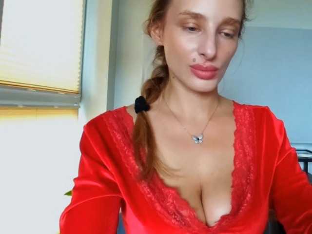 le modèle MarilynShow est en webcam porno dans un show sur le site bongacams, il possède les tags suivants: White/Caucasian,Blonde,Trimmed