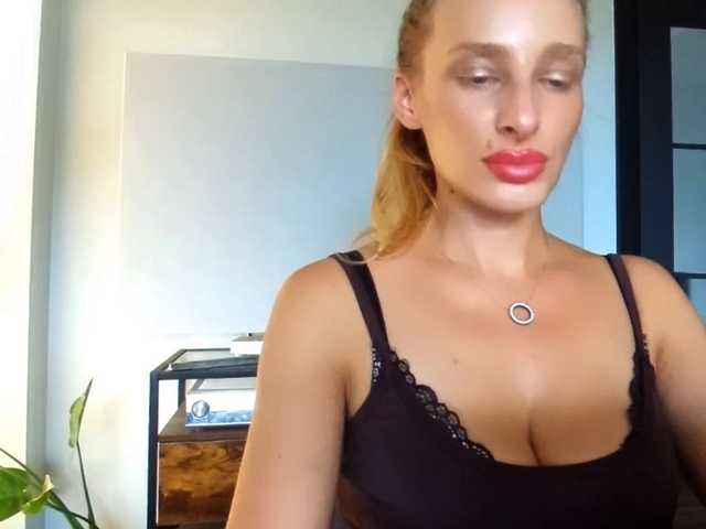 MarilynShow live cam on BongaCams