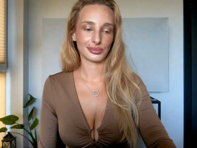 MarilynShow live cam on BongaCams