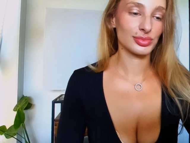 MarilynShow live cam on BongaCams
