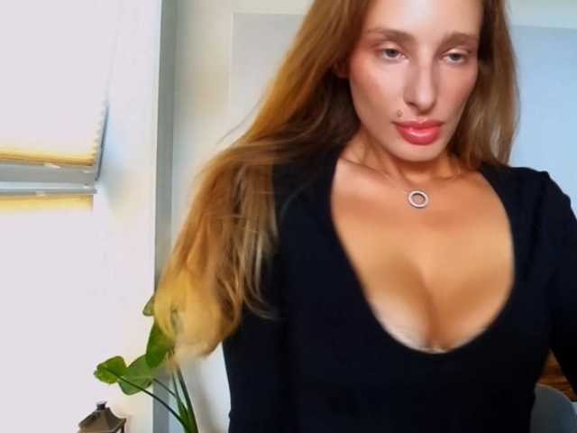 MarilynShow live cam on BongaCams