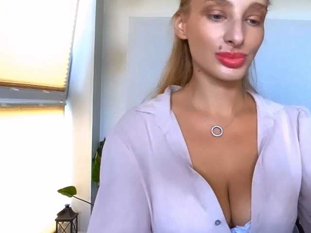 MarilynShow live cam on BongaCams