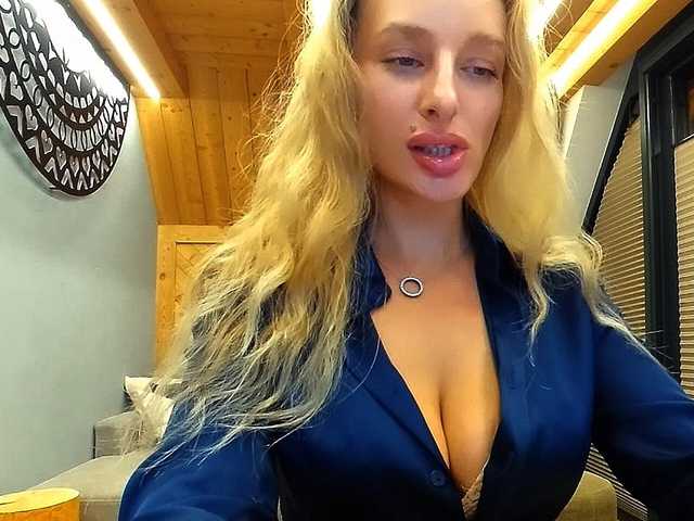 MarilynShow live cam on BongaCams