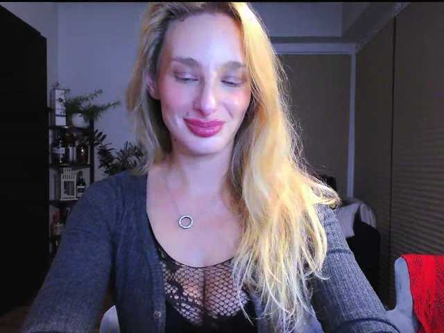 MarilynShow live cam on BongaCams