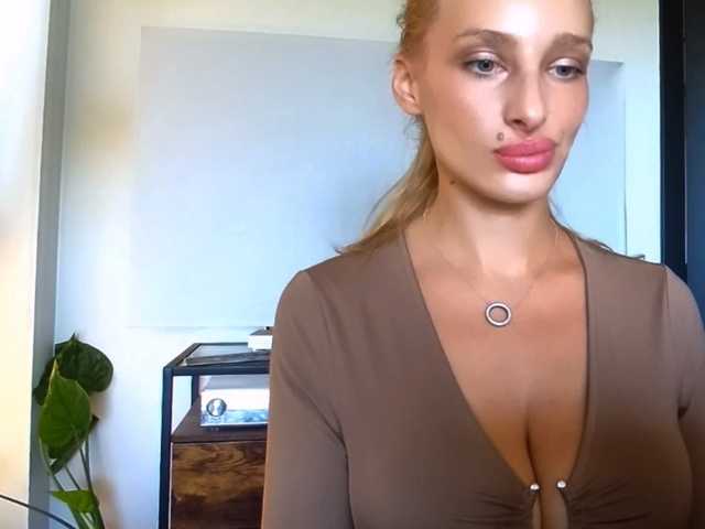 MarilynShow live cam on BongaCams