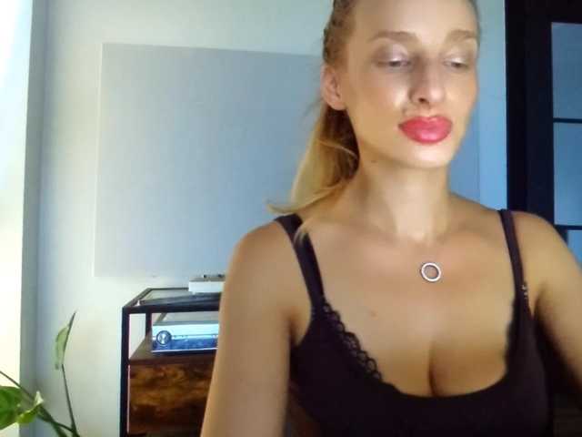 MarilynShow live cam on BongaCams