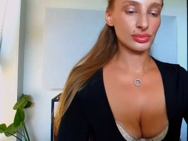 MarilynShow live webcam show