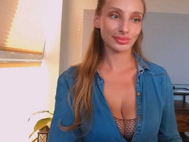 MarilynShow live cam on BongaCams