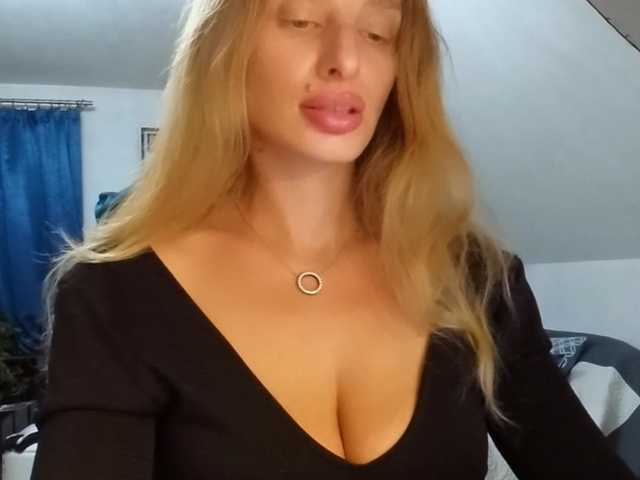 MarilynShow live cam on BongaCams