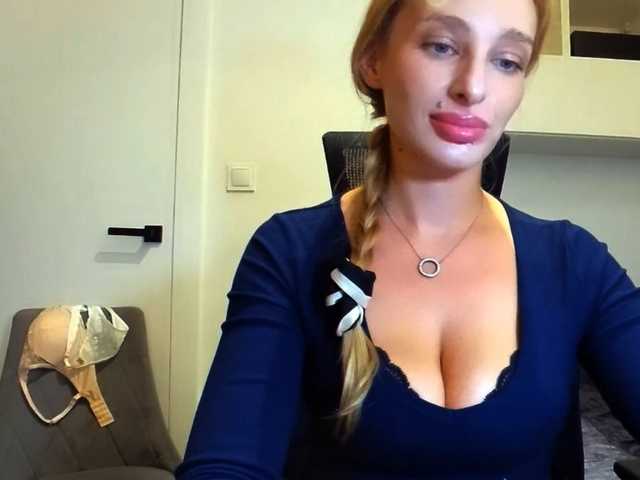 MarilynShow live cam on BongaCams