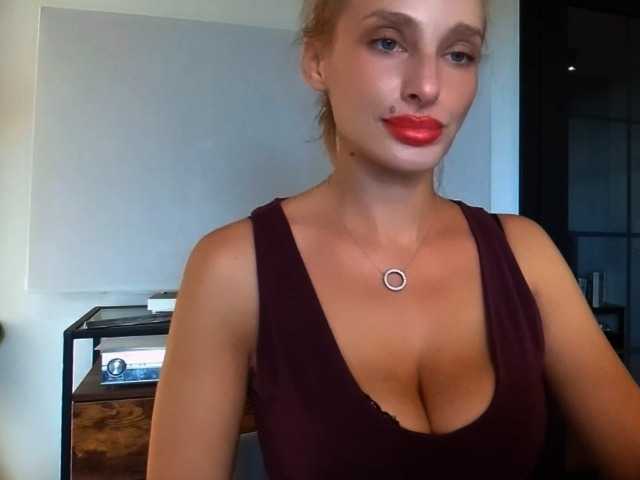 MarilynShow live cam on BongaCams