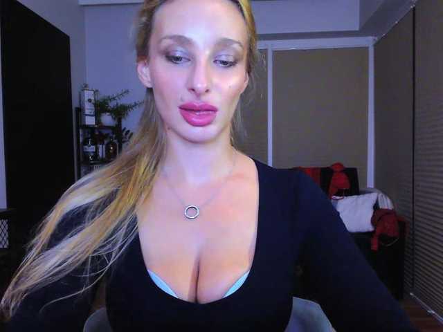 MarilynShow live cam on BongaCams