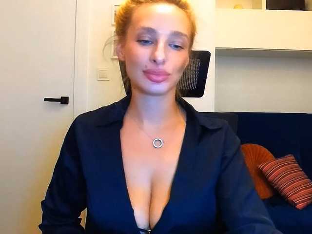 MarilynShow live cam on BongaCams