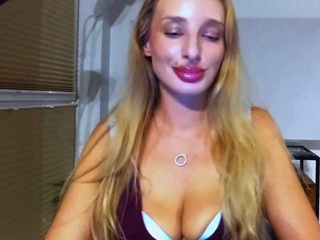 MarilynShow live cam on BongaCams