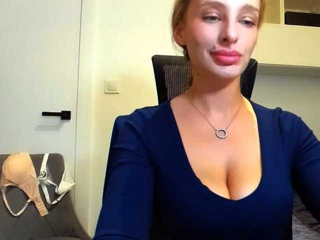 MarilynShow live cam on BongaCams