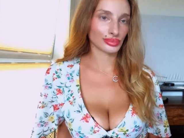 MarilynShow live cam on BongaCams