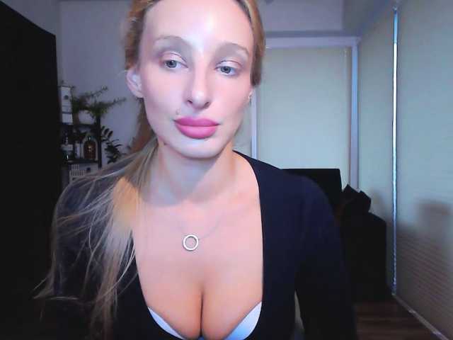MarilynShow live cam on BongaCams