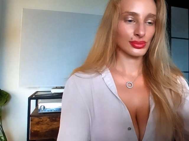 MarilynShow live cam on BongaCams