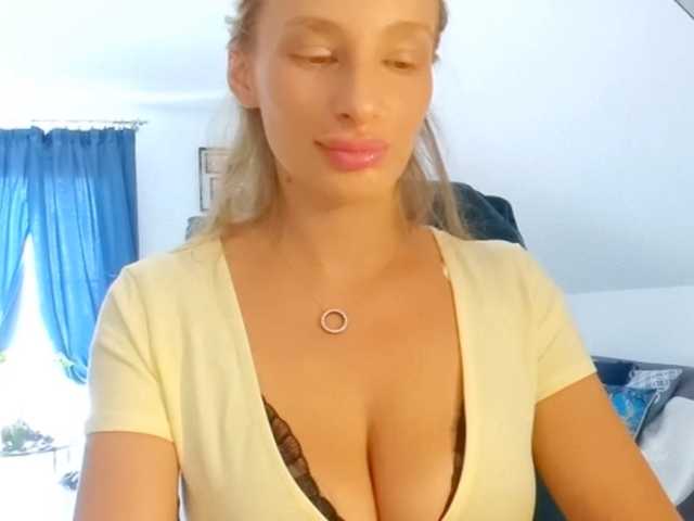 MarilynShow live cam on BongaCams
