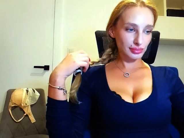 MarilynShow live cam on BongaCams