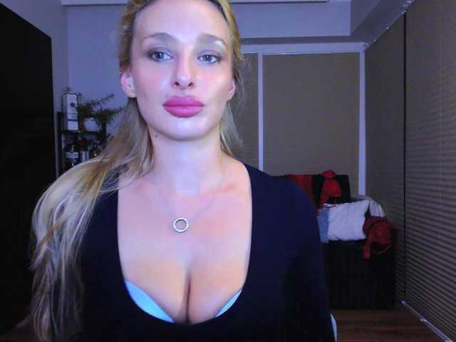 MarilynShow live cam on BongaCams