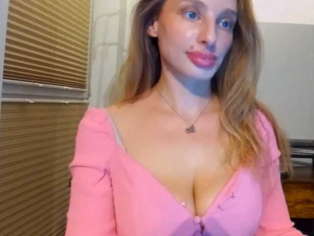 MarilynShow's BongaCams show and profile