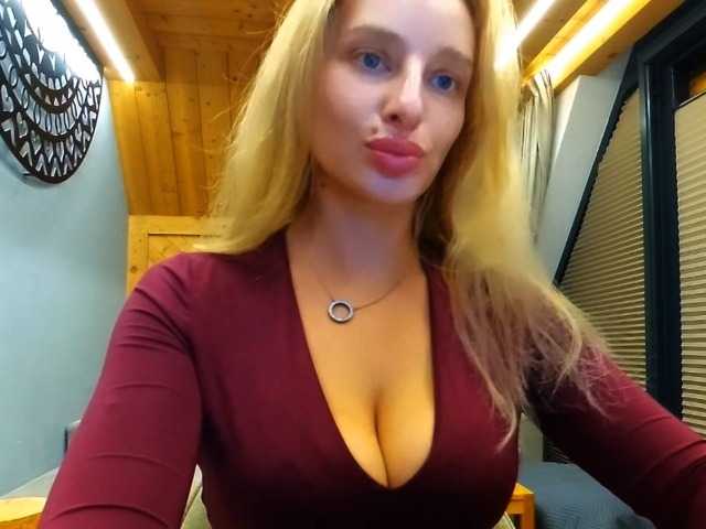 MarilynShow live cam on BongaCams
