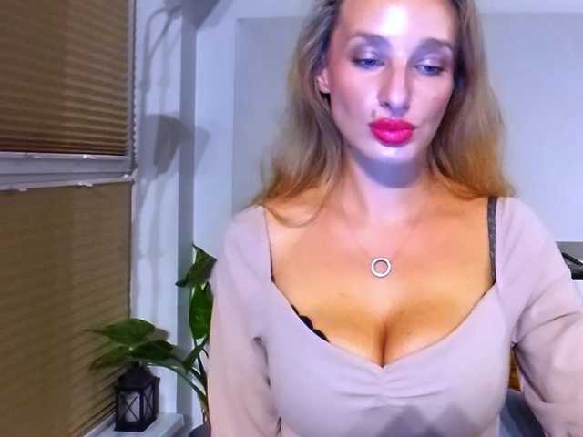 MarilynShow live cam on BongaCams