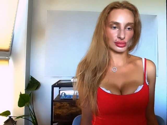 MarilynShow live cam on BongaCams