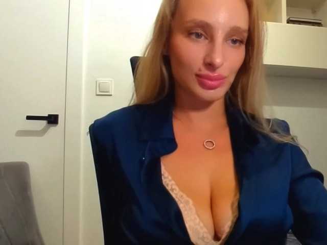 MarilynShow live cam on BongaCams