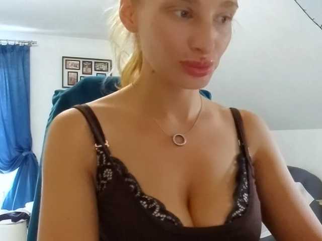 MarilynShow live cam on BongaCams
