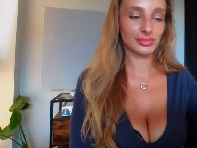MarilynShow live webcam show